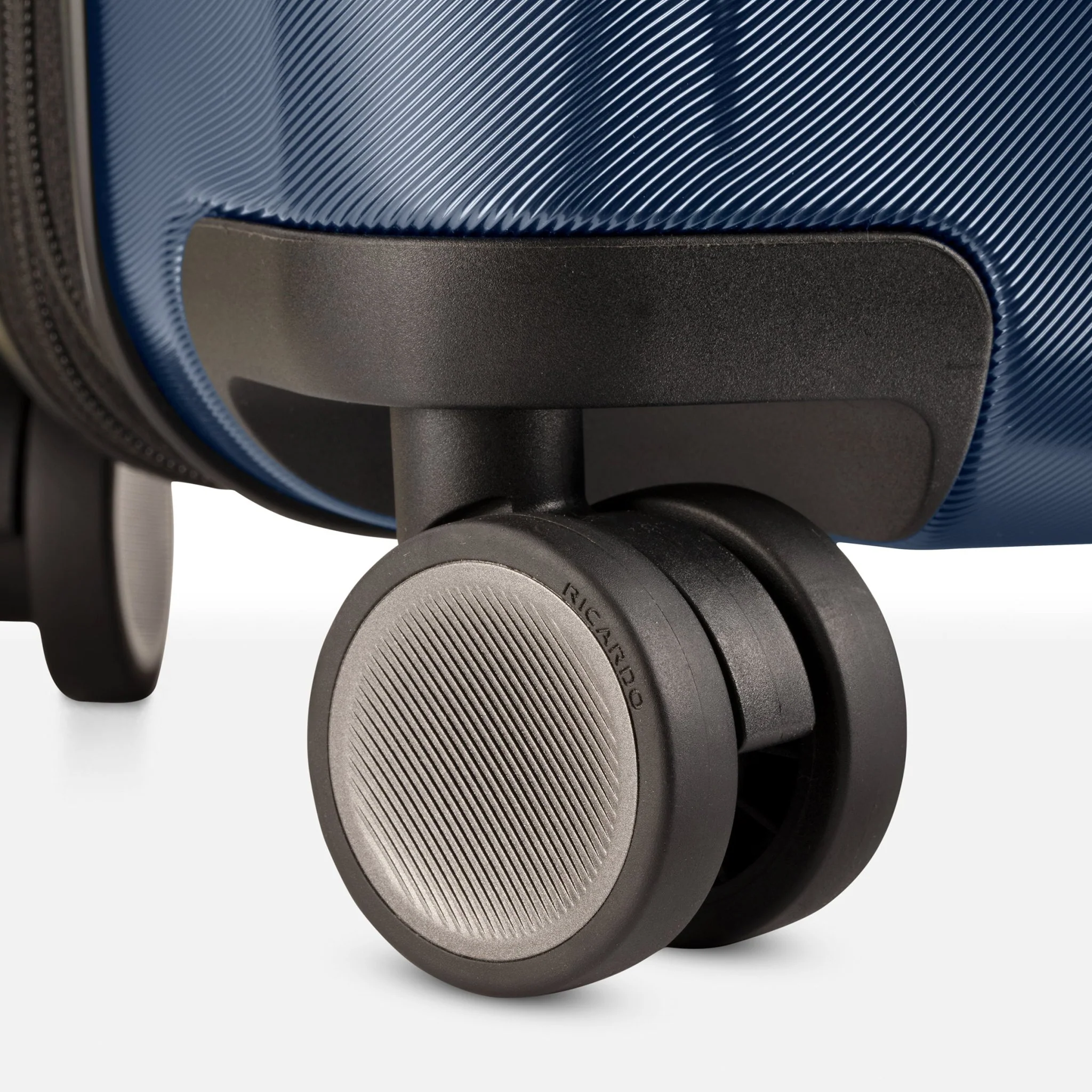 Brentwood Hardside Medium Check-In Expandable Spinner - Image 16