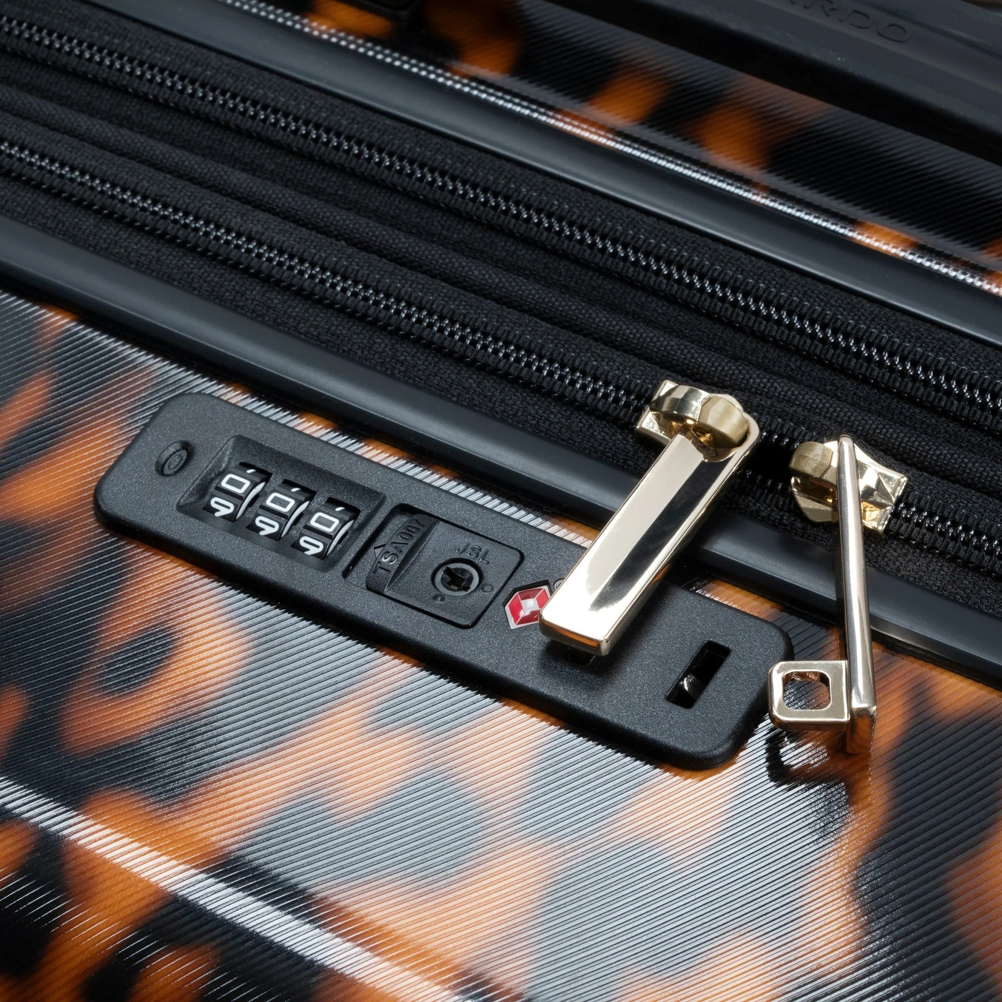Cambria Hardside Medium Check-In Expandable Spinner (Member Exclusive) - Image 11