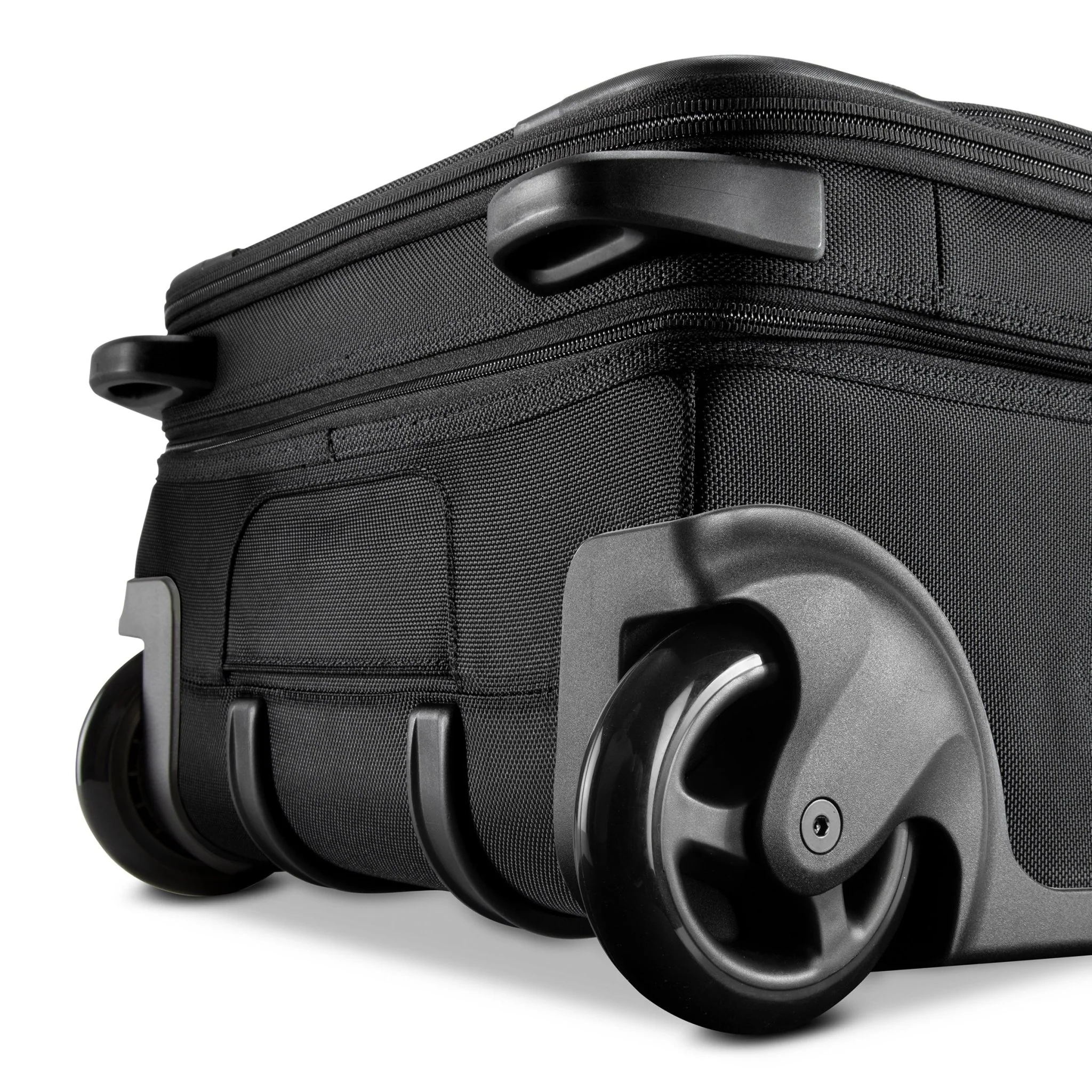 Flight Essentials Softside Carry-On, Black (Member Exclusive) - Image 23