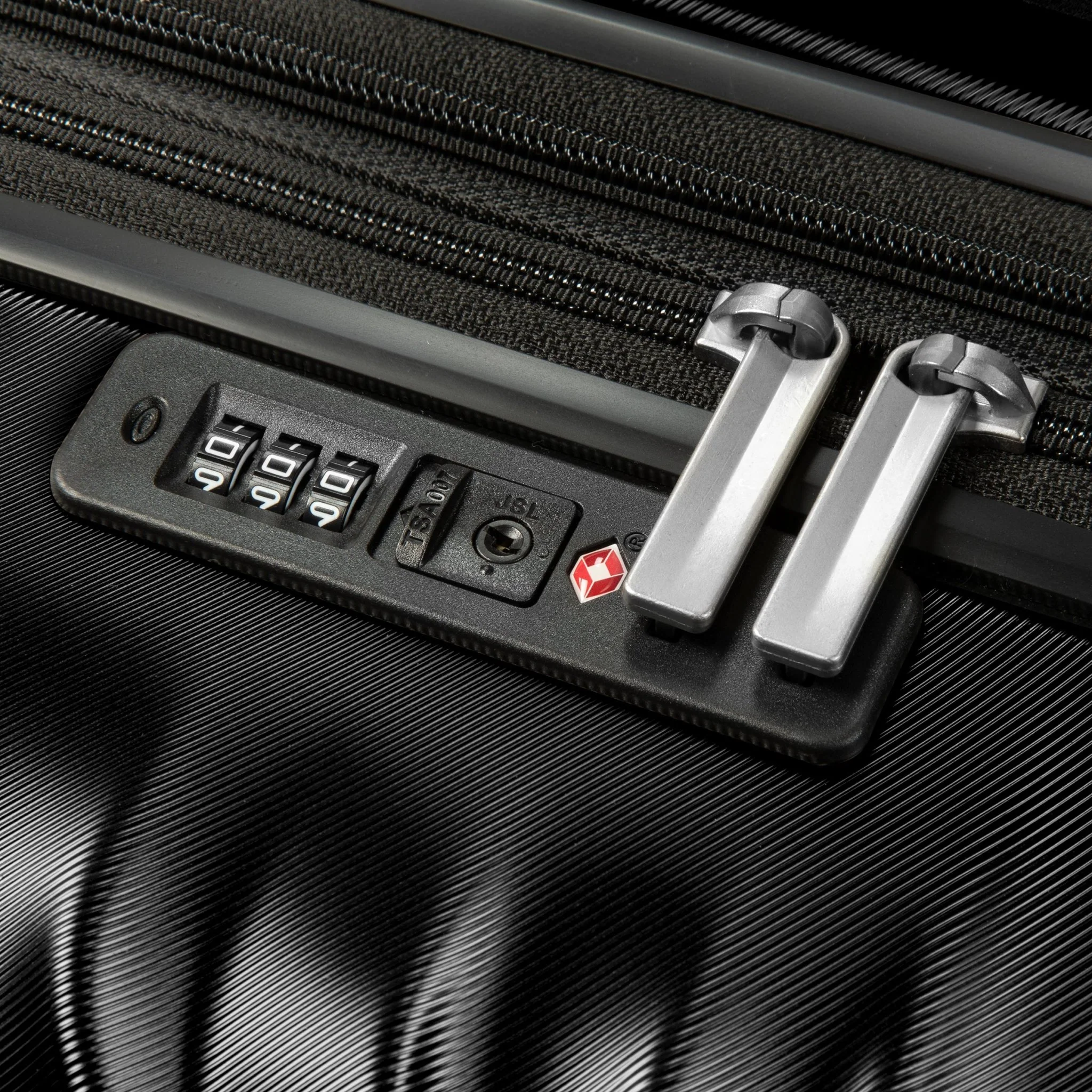 Laguna Hardside Large Check-In Expandable Spinner - Image 3