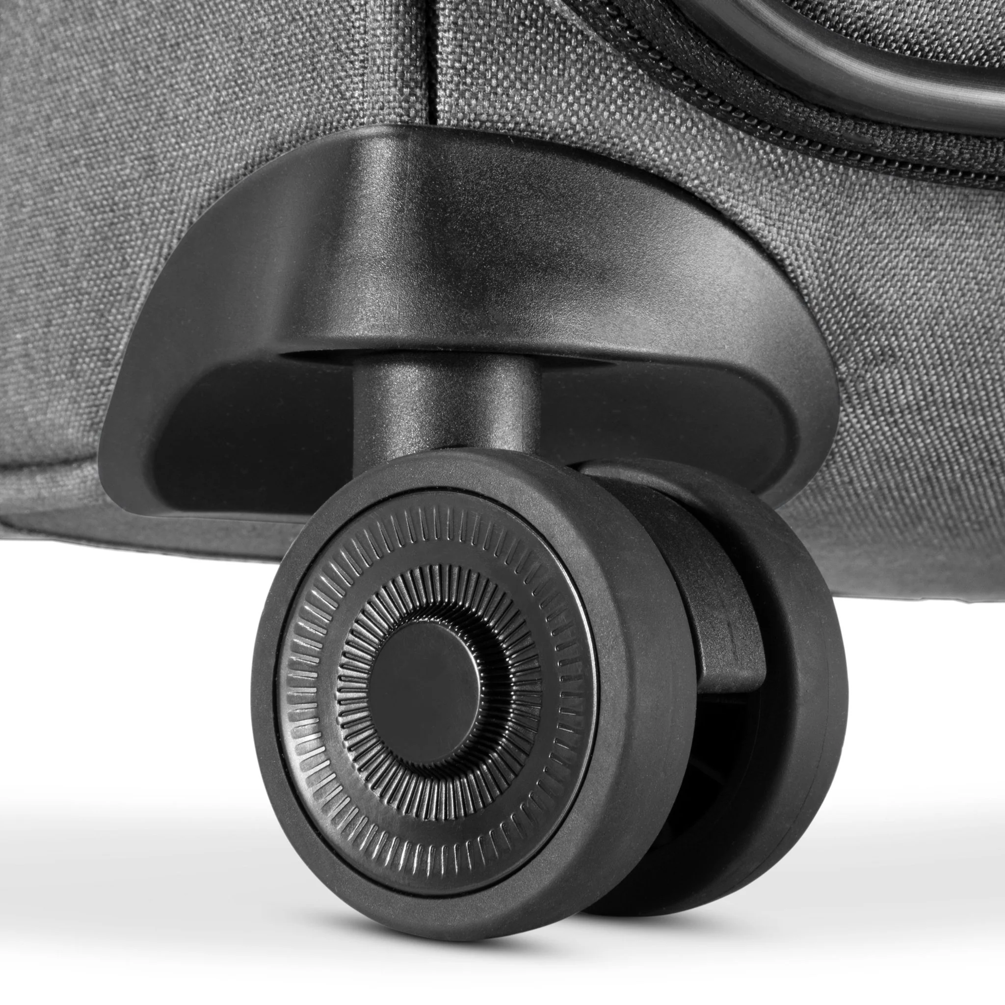 Malibu Bay 3.0 Softside Medium Check-In Expandable Spinner - Image 17
