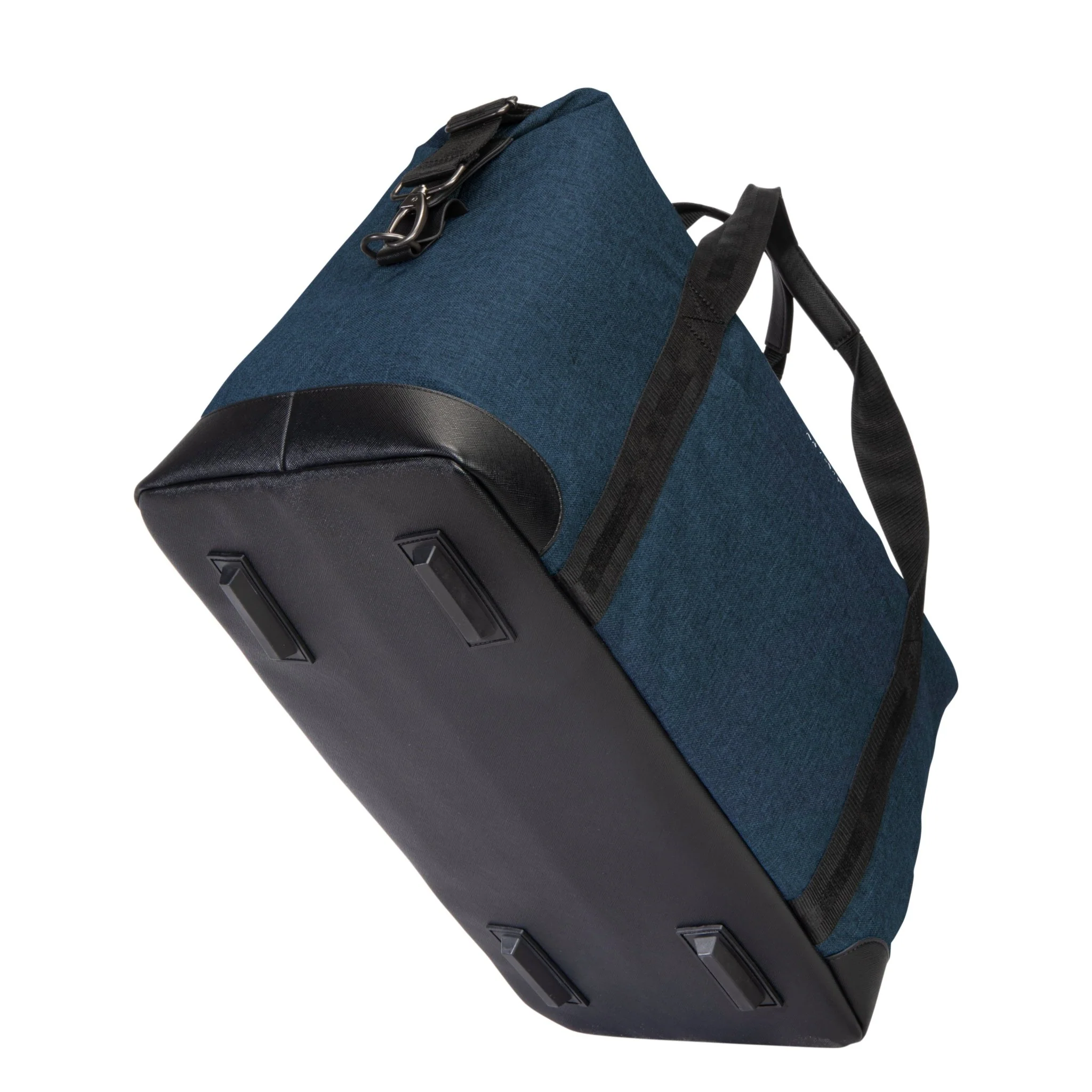 Malibu Bay 3.0 Softside Weekender Travel Duffel, 30 L - Image 10