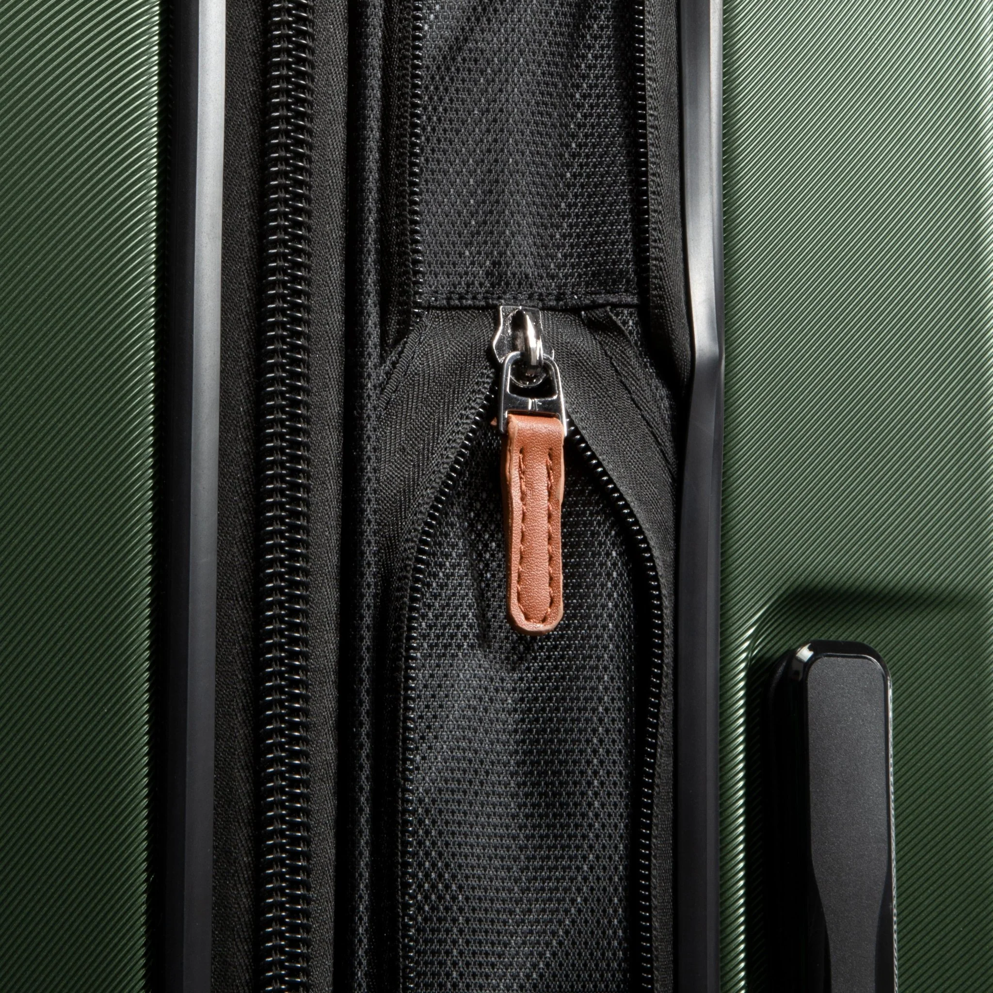 Montecito 2.0 Hardside Medium Check-in Expandable Spinner - Image 11