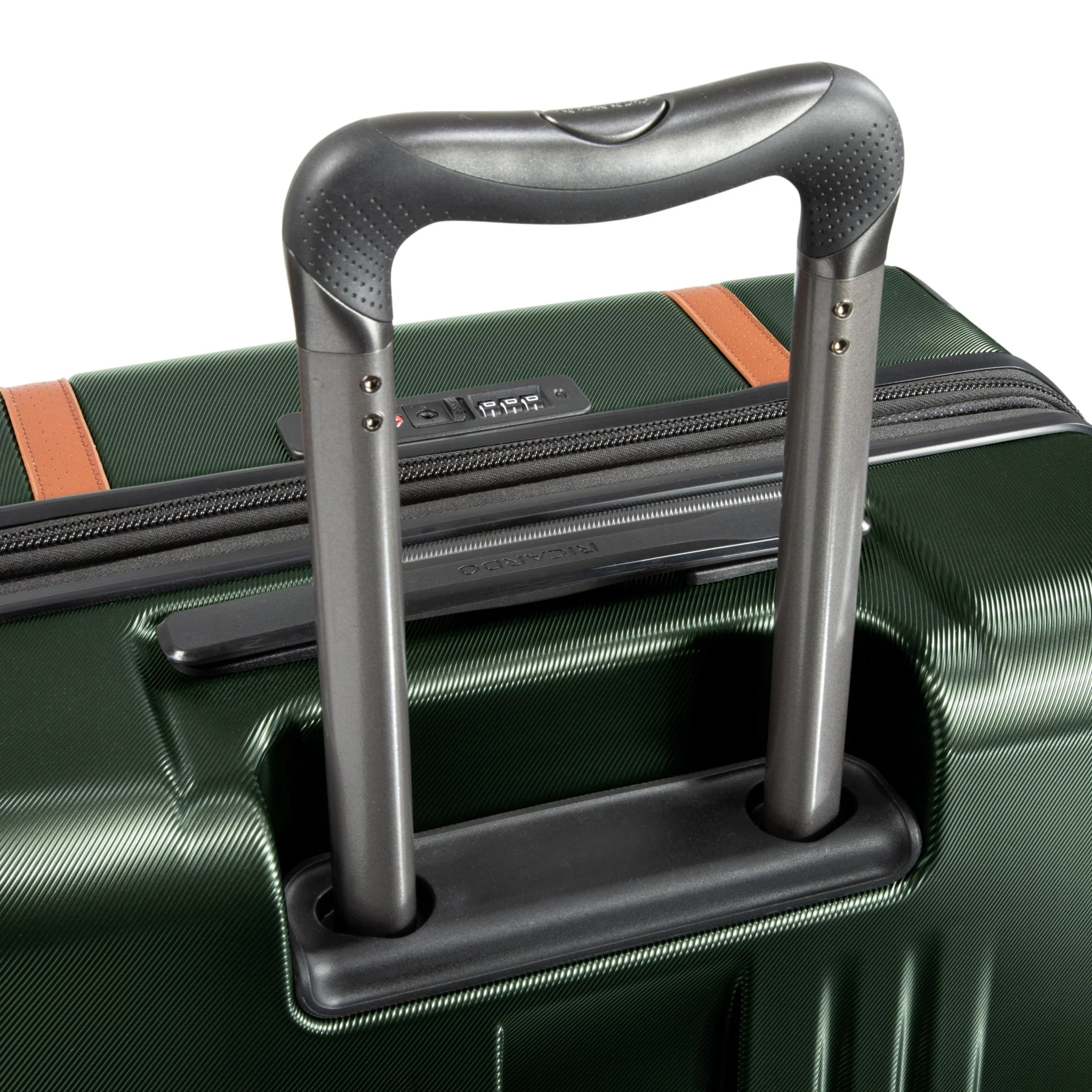 Montecito 2.0 Hardside Medium Check-in Expandable Spinner - Image 12