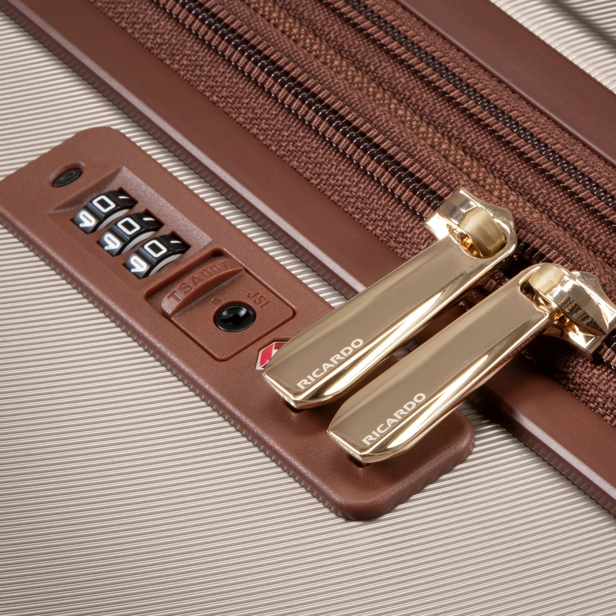 Montecito 2.0 Hardside Medium Check-in Expandable Spinner (Member Exclusive) - Image 39