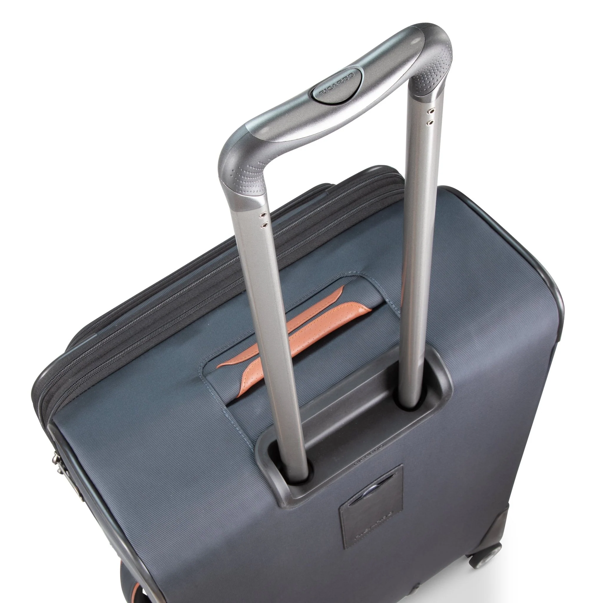 Montecito 3.0 Softside Medium Check-In Expandable Spinner - Image 8